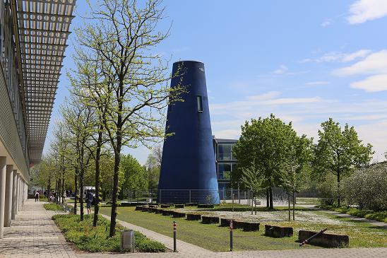 2015 04 Blauer Turm Fruehling klein